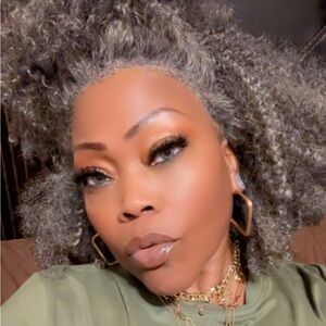 Meet your Posher, Pamela